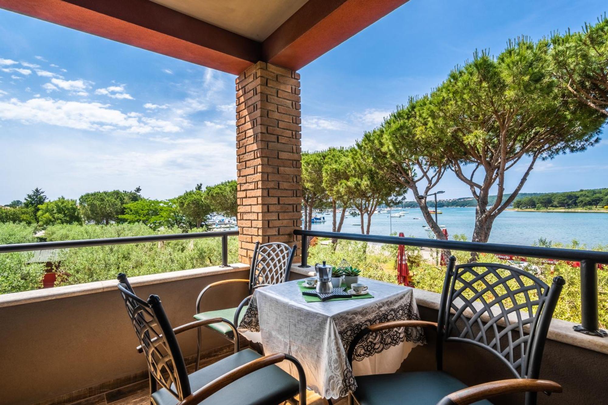 Apartments Oliveto - Calming Sea View Medulin Exterior photo